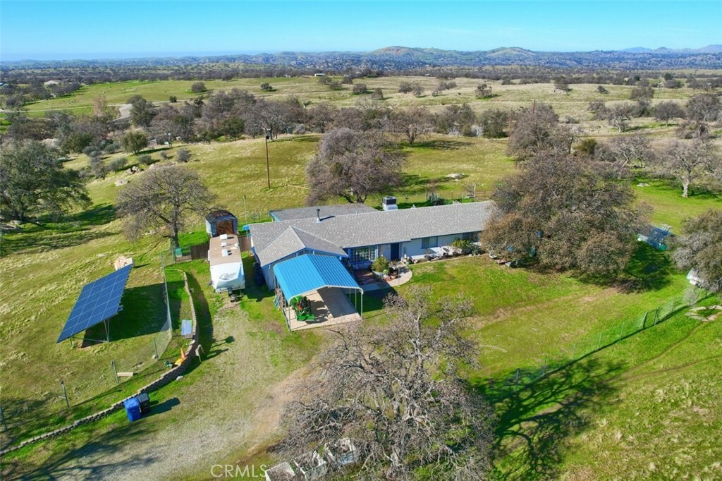 Property Photo: 33400 Barn Owl Road CA 93653