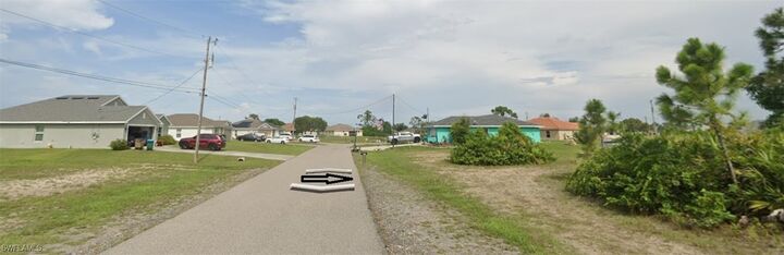 Property Photo:  808 NE 43rd Lane  FL 33909 