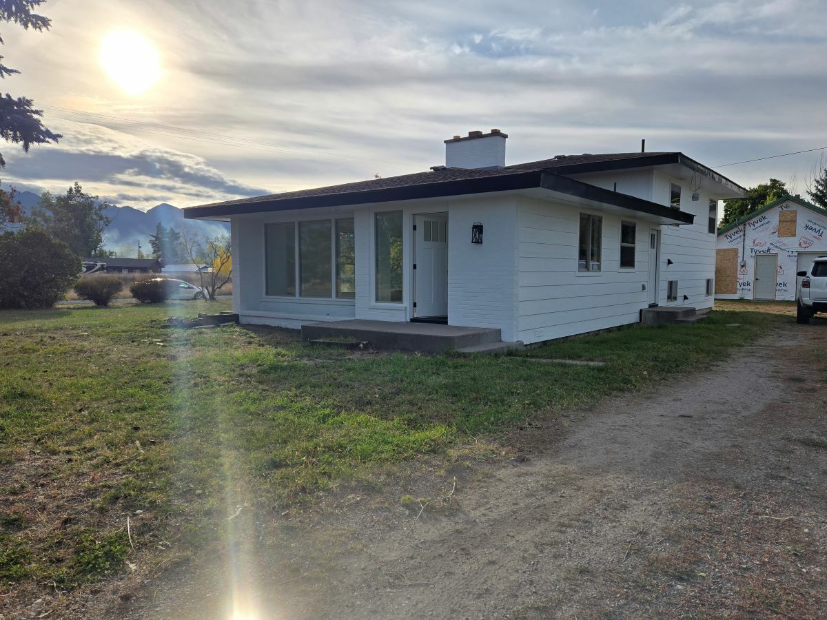 Property Photo:  42079 1st Avenue E  MT 59855 