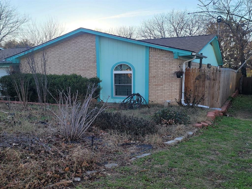 Property Photo:  2704 Muse Street  TX 76112 