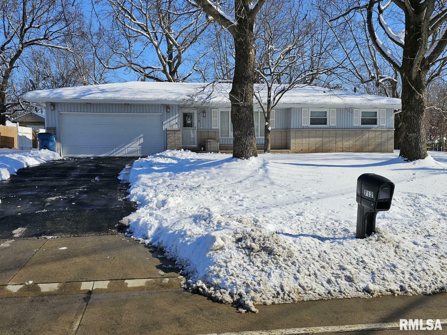 Property Photo:  712 S 34th Street  IL 62864 