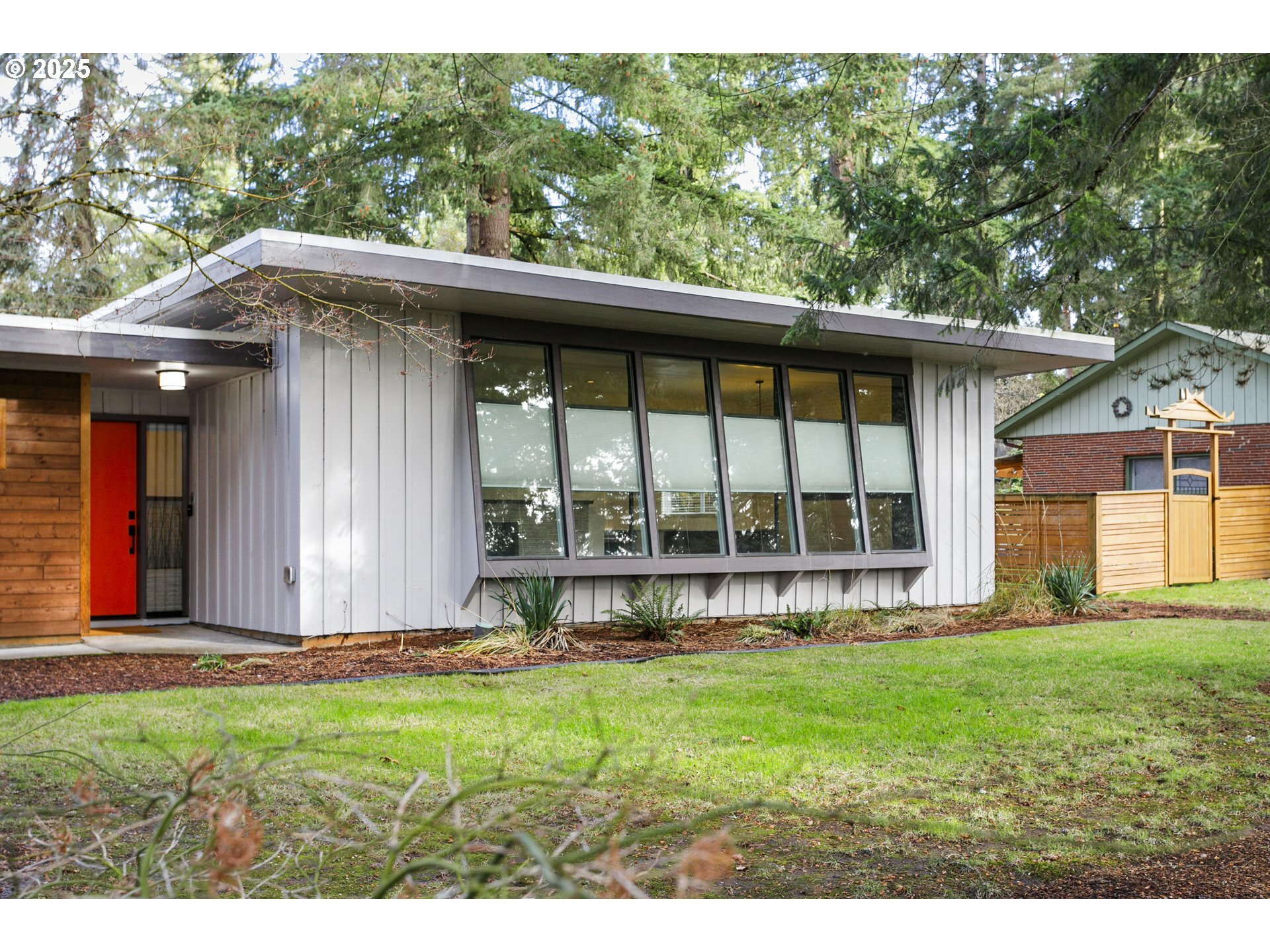 Property Photo:  8908 SE Butte Ave  WA 98664 