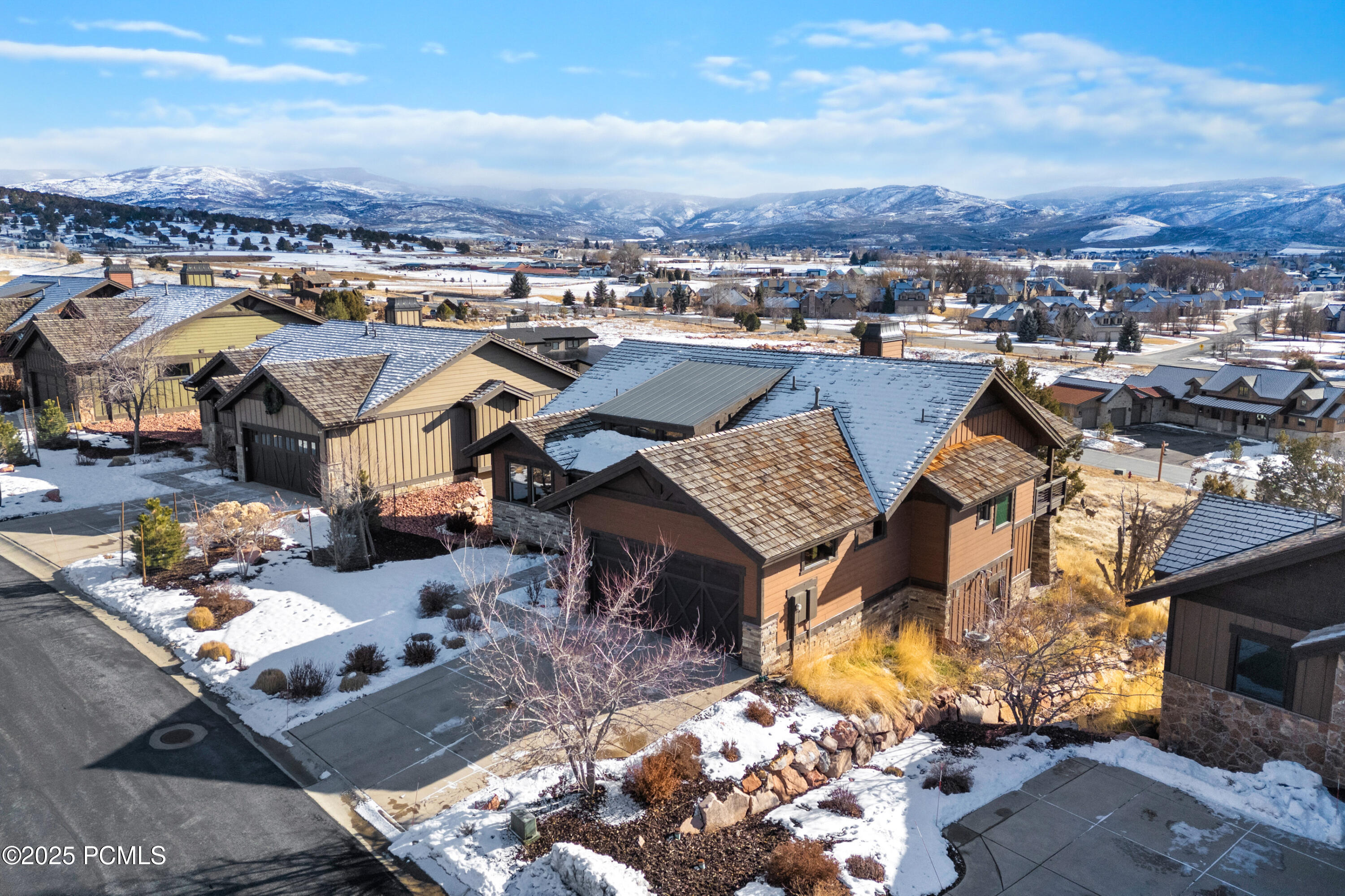 Property Photo: 1808 E Kings Peak Circle UT 84032