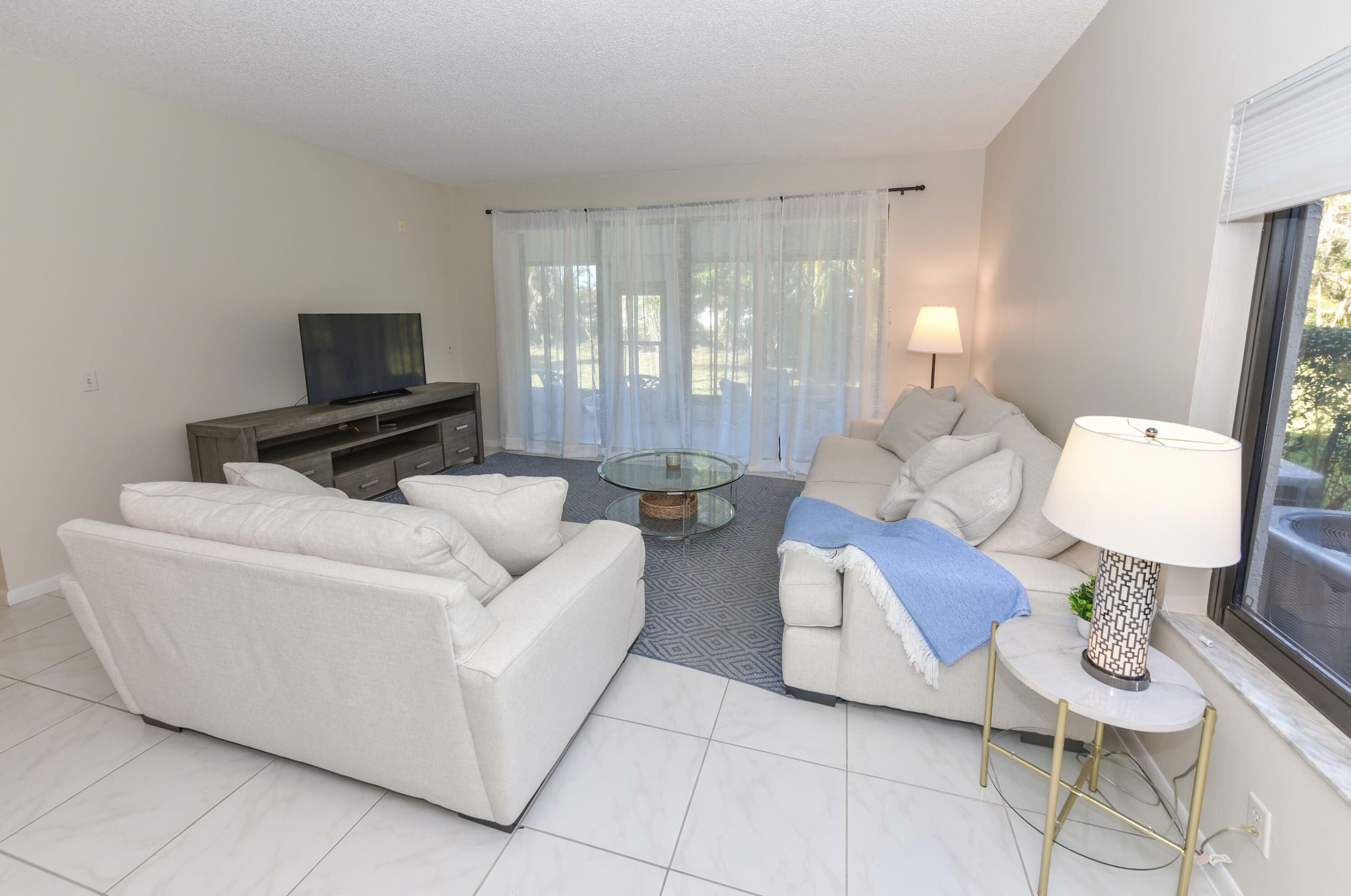 Property Photo:  7864 Lexington Club Boulevard B  FL 33446 