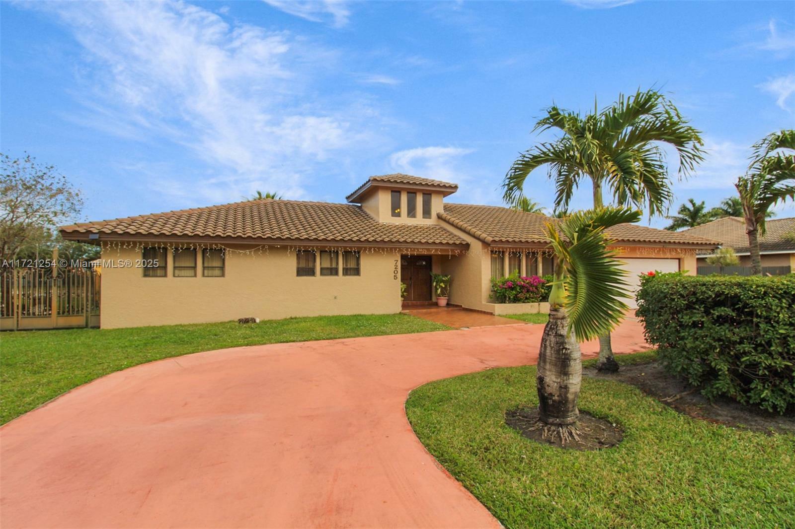 Property Photo:  7205 N Augusta Dr  FL 33015 