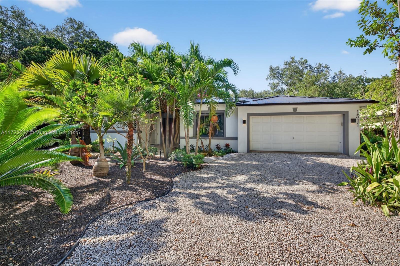 Property Photo: 1511 SW 30th Pl FL 33315