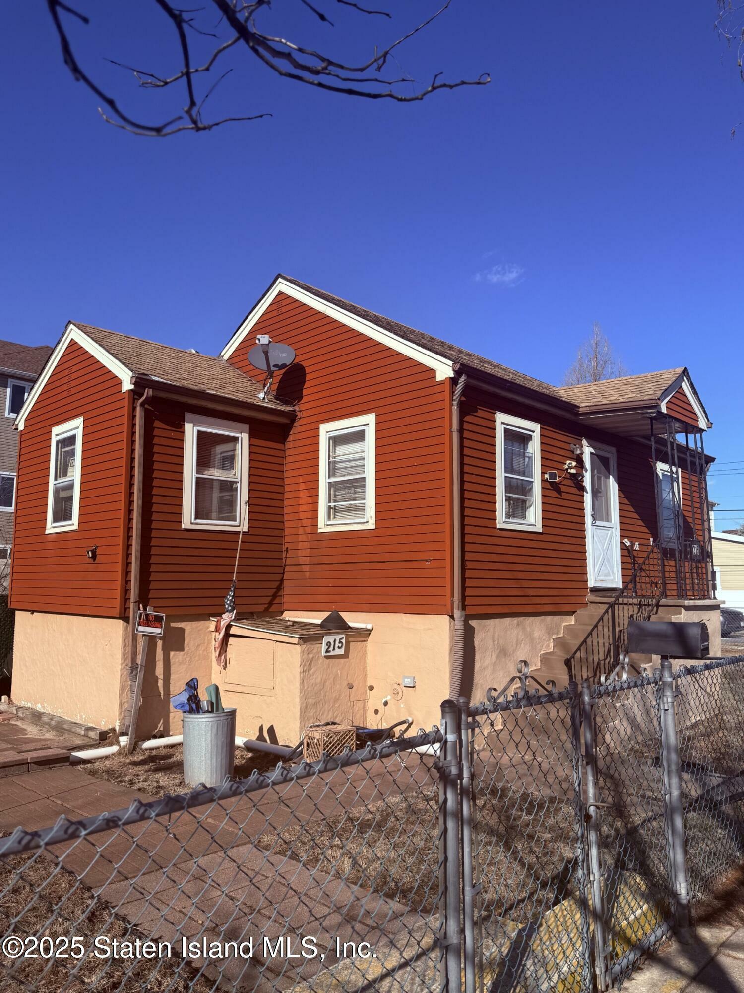 Property Photo: 215 Colony Avenue NY 10306