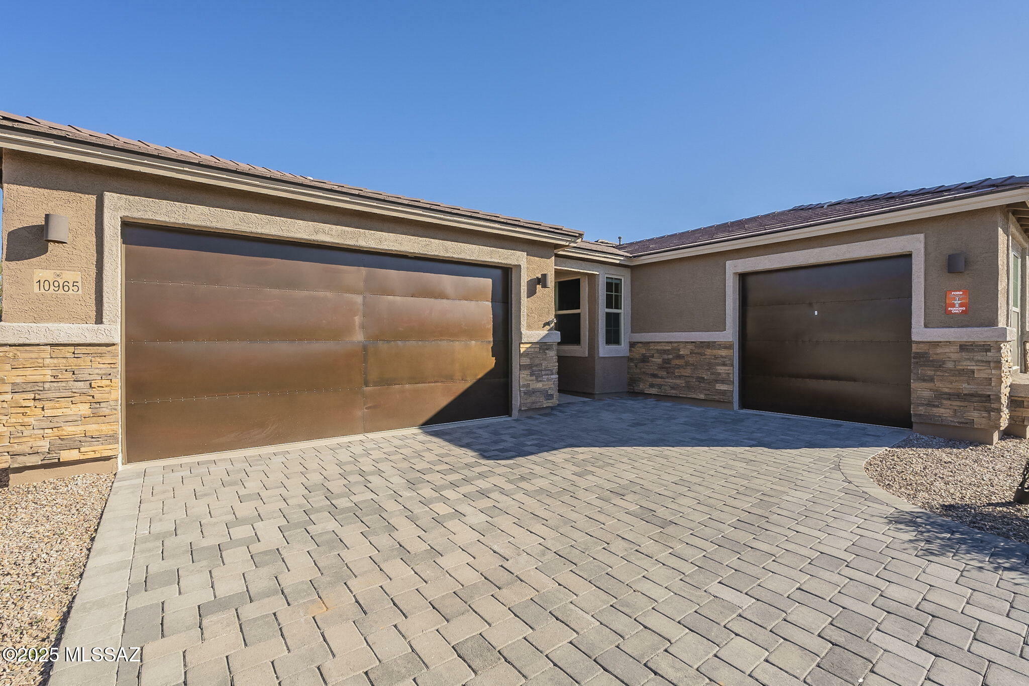 Property Photo:  10965 N Cormac Avenue  AZ 85742 