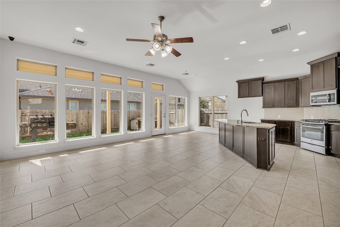 Property Photo: 404 Cortona Lane TX 78628