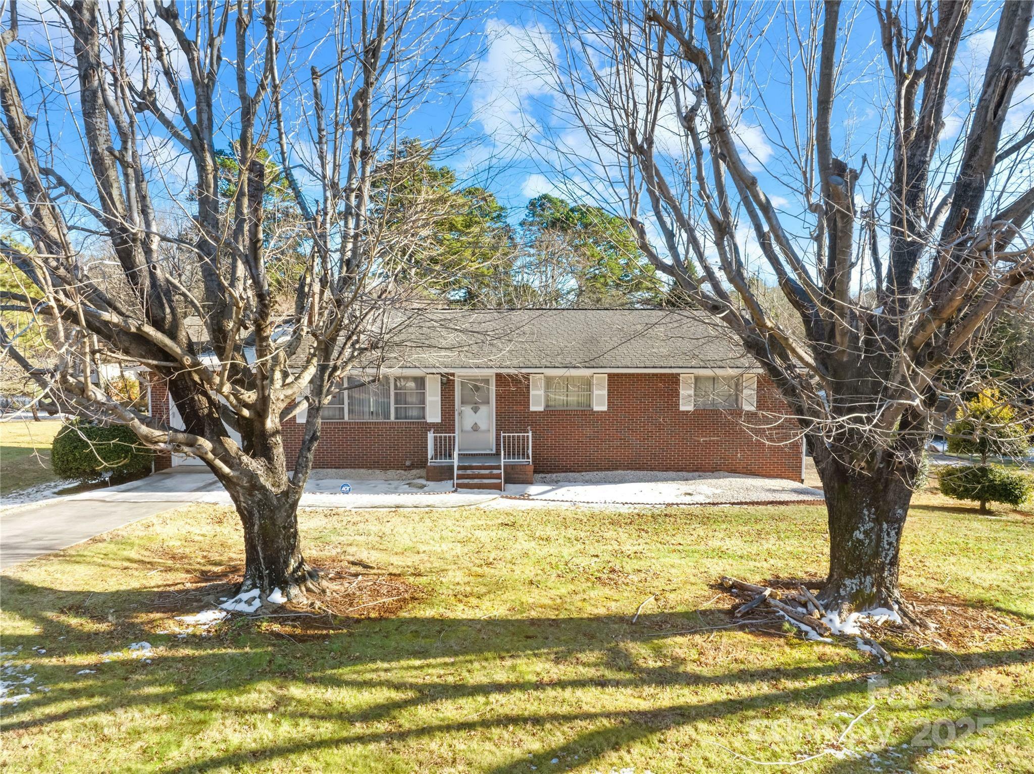 Property Photo:  3607 Hickory Highway  NC 28677 