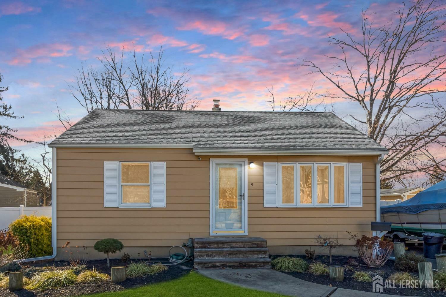 Property Photo:  5 W Zoller Road W  NJ 08816 