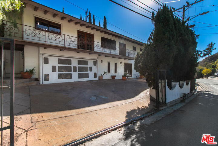 Property Photo:  2430 Coldwater Canyon Dr  CA 90210 