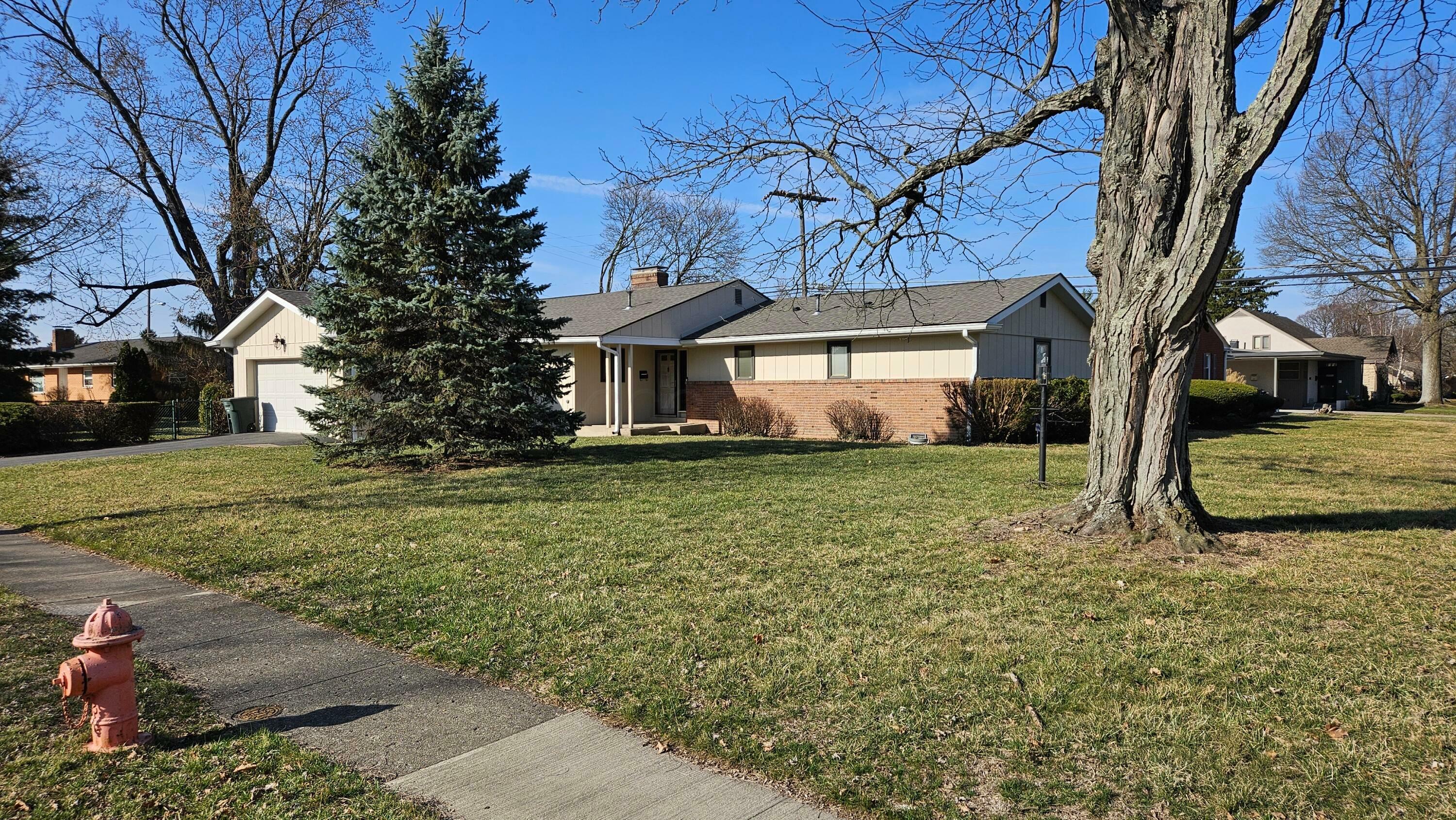 Property Photo: 2555 Stafford Place OH 43209