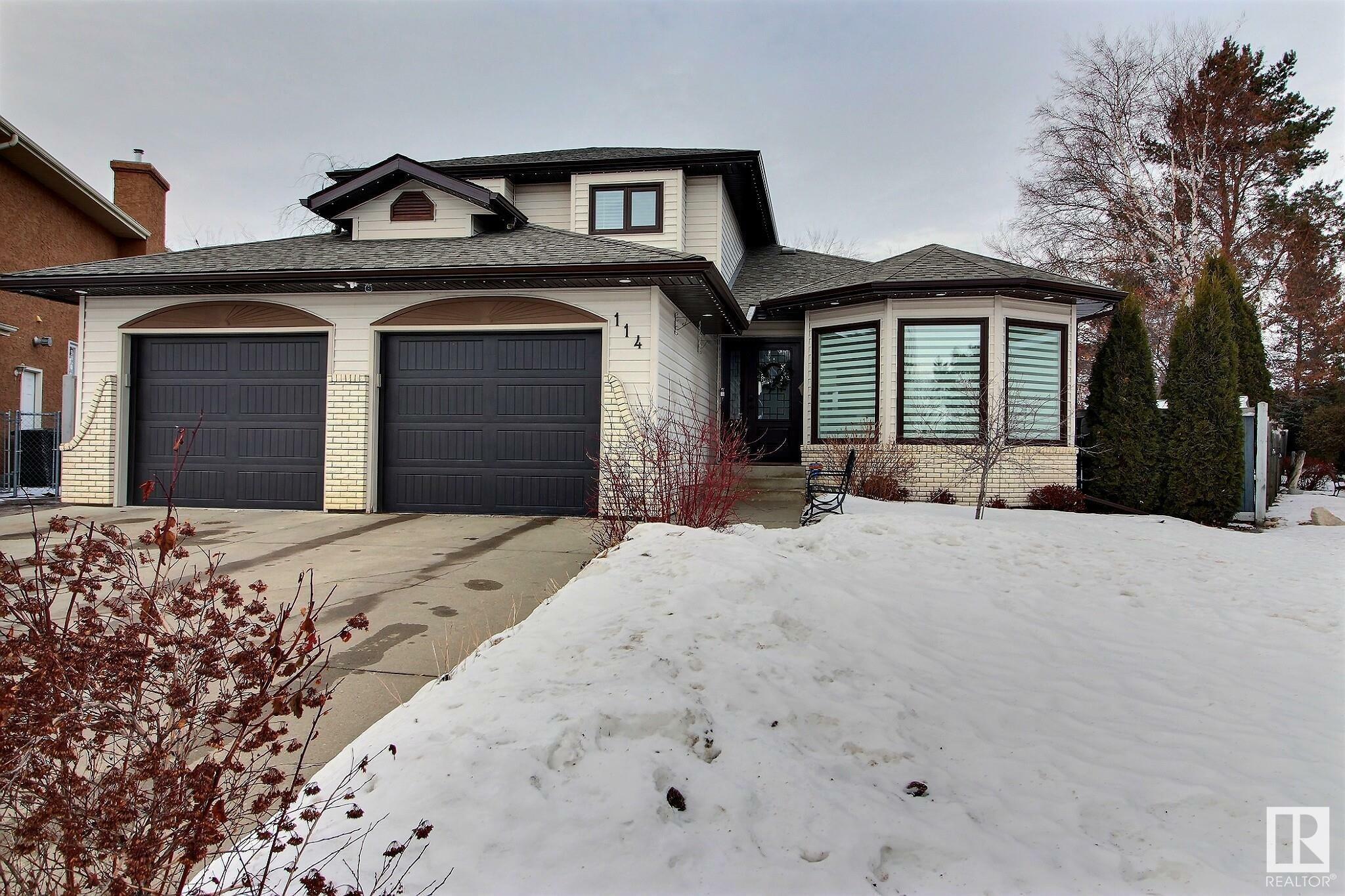 Property Photo:  114 Woodside Crescent  AB T7X 3E4 