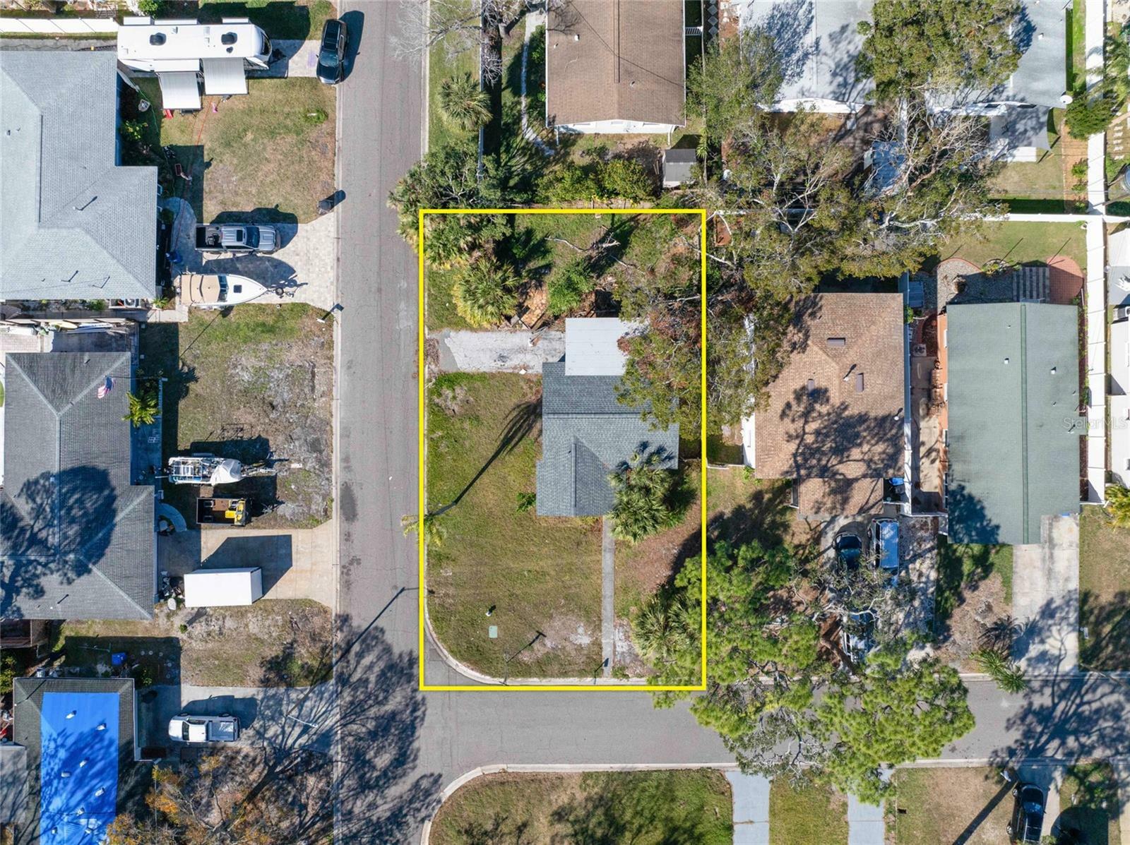 Property Photo: 1701 Mississippi Avenue NE FL 33703