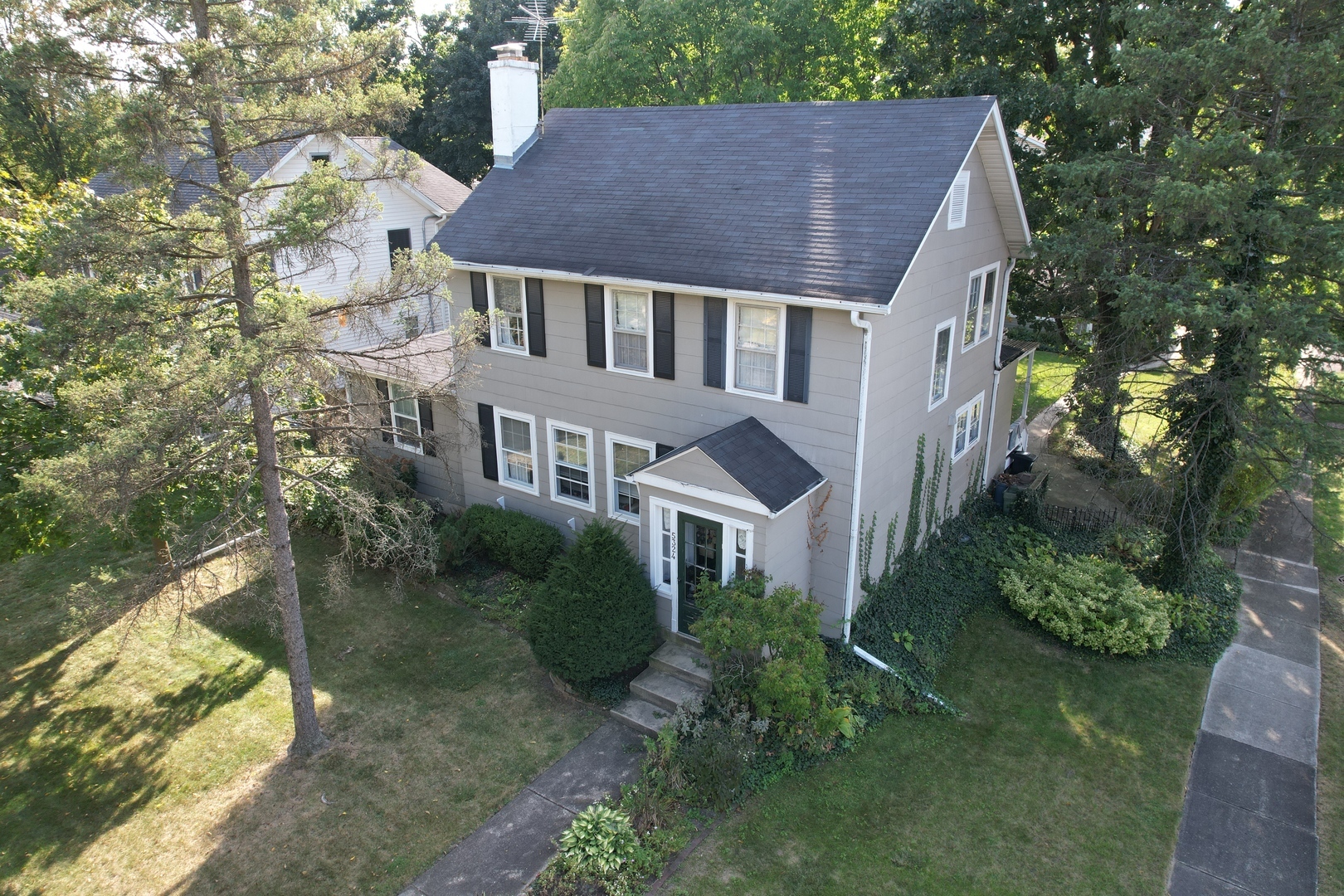 Property Photo: 5324 Cumnor Road IL 60515
