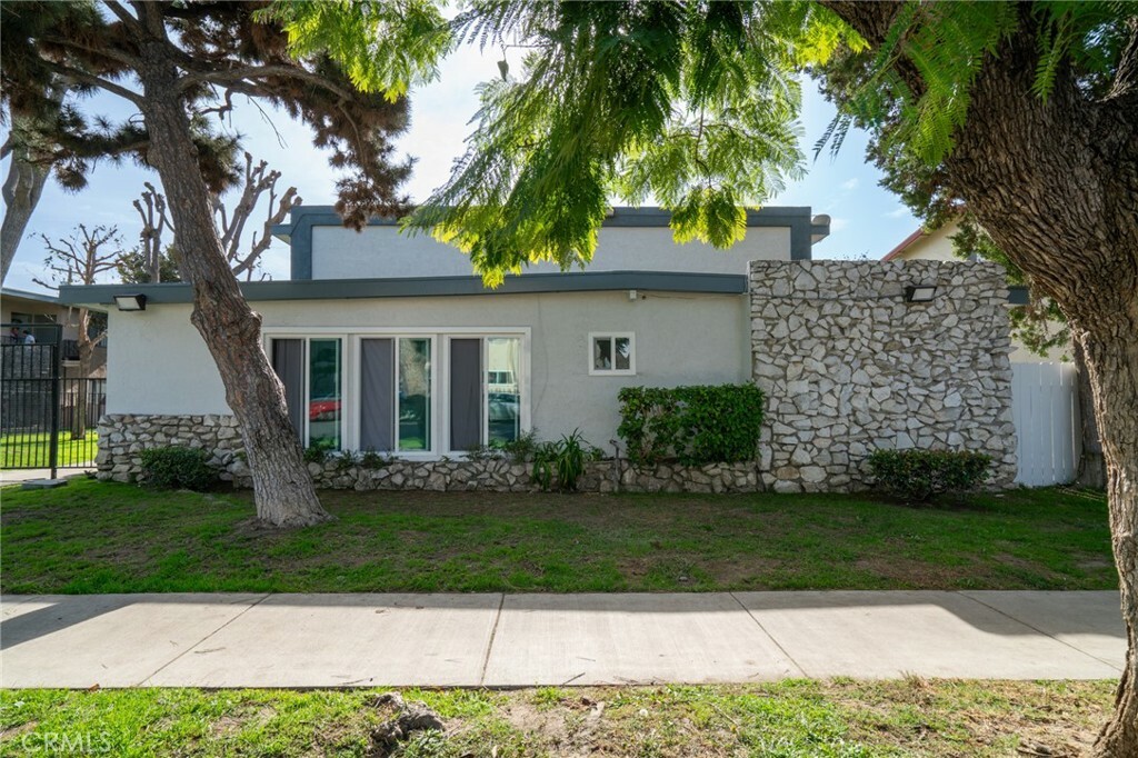 Property Photo: 128 E Wakefield Avenue CA 92802