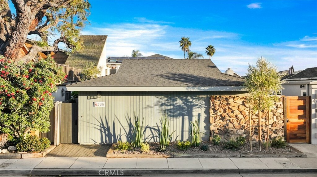 Property Photo:  428 Colton St  CA 92663 