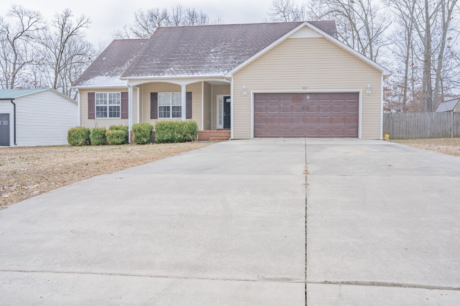 Property Photo: 927 Indian Springs Cir TN 37355