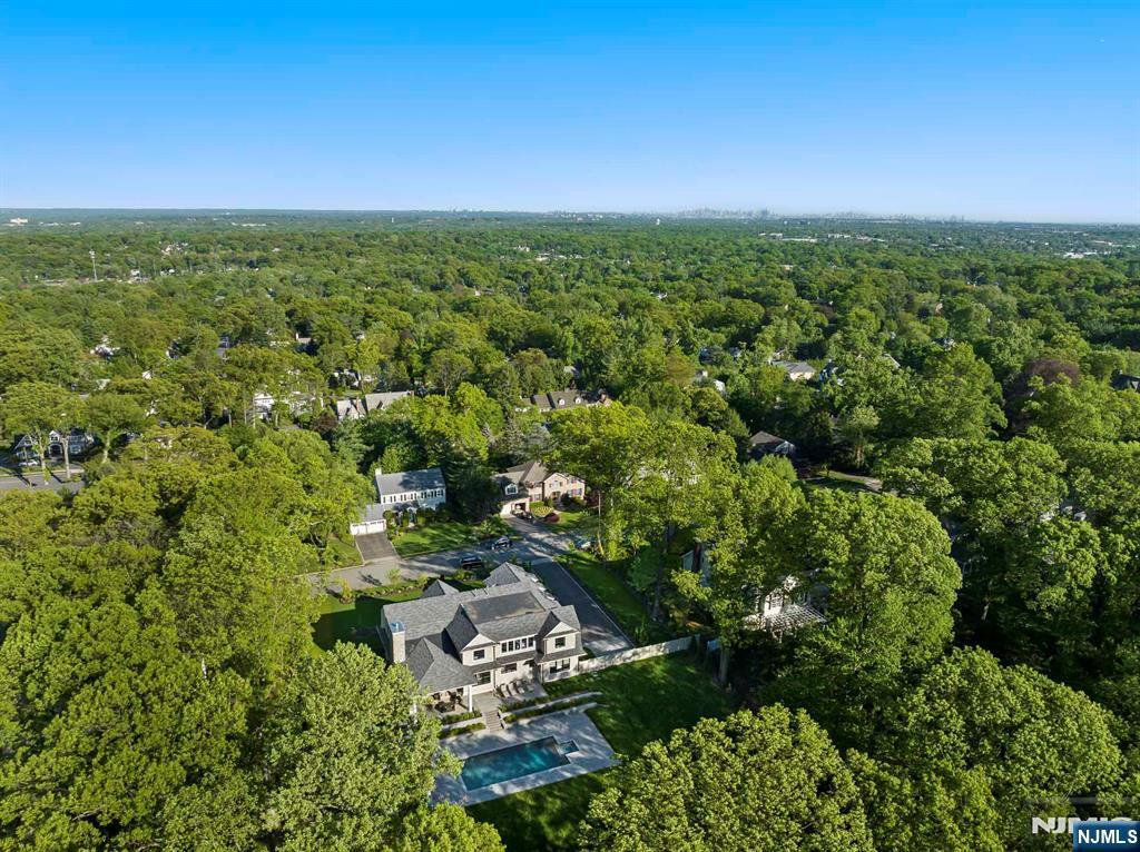 Property Photo: 396 Knollwood Road NJ 07450