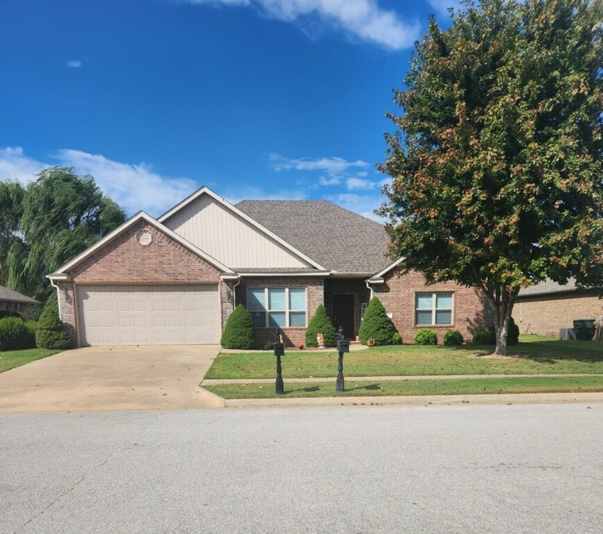 417 N Cold Harbor Avenue  Fayetteville AR 72704 photo