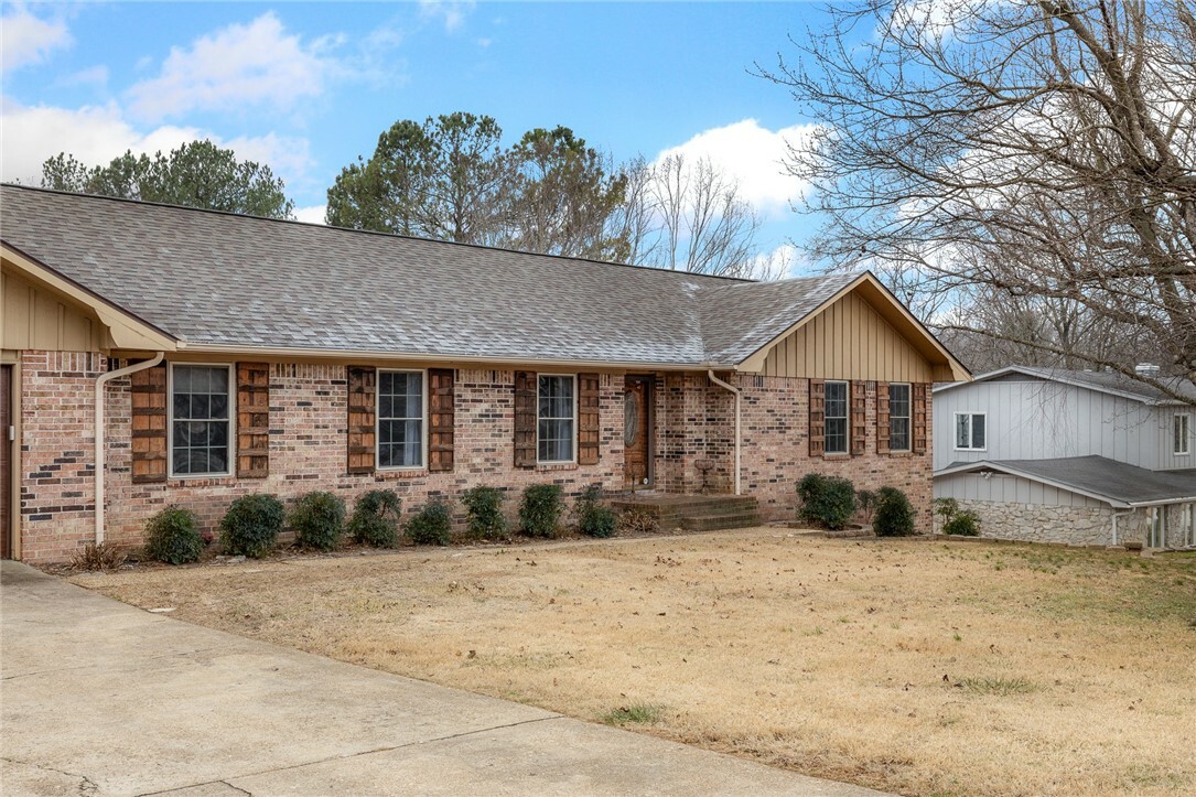 Property Photo:  1004 W Sherman Avenue  AR 72601 