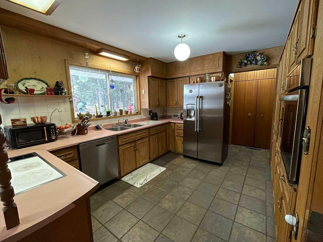 Property Photo:  203 Maurer Drive  AB T7V 2C4 