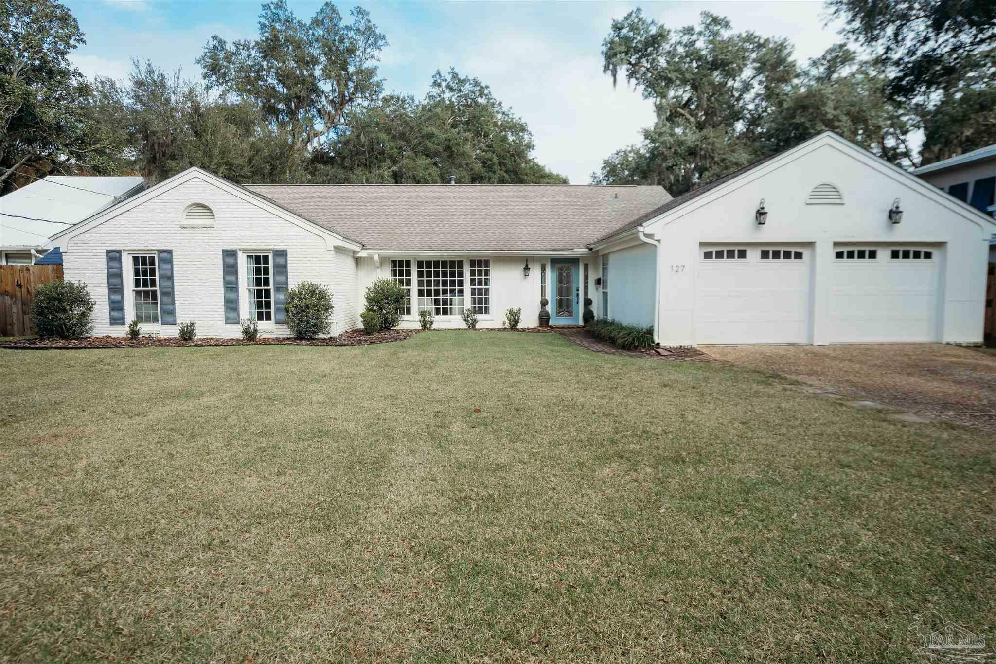 Property Photo:  127 Highpoint Dr  FL 32561 