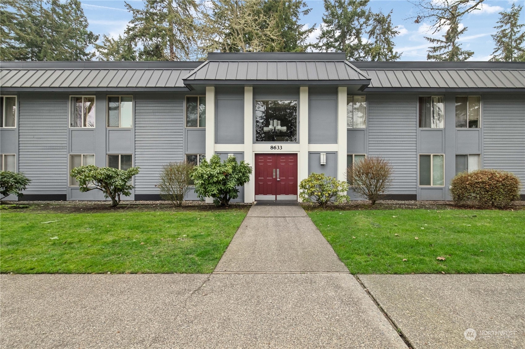 Property Photo:  8633  Zircon Dr SW Unit Q1  WA 98498 