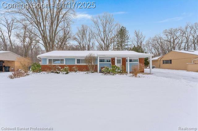 Property Photo:  2697 Littletell Avenue  MI 48324 