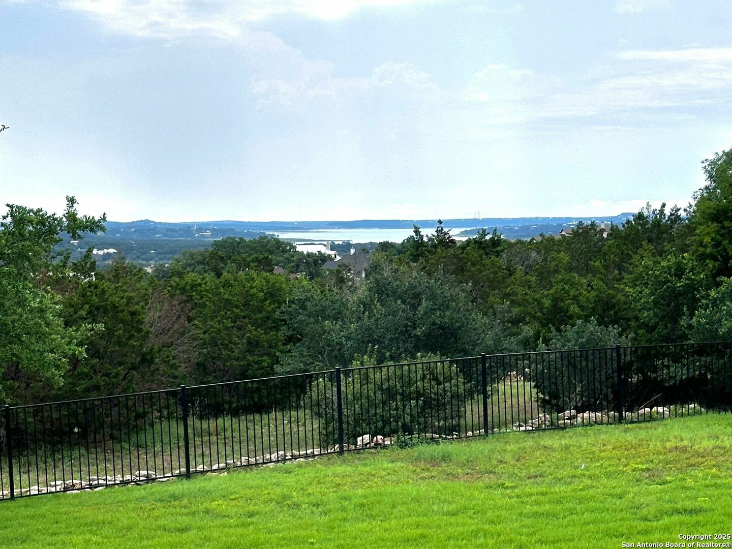 Property Photo: 1060 Star Rdg TX 78070