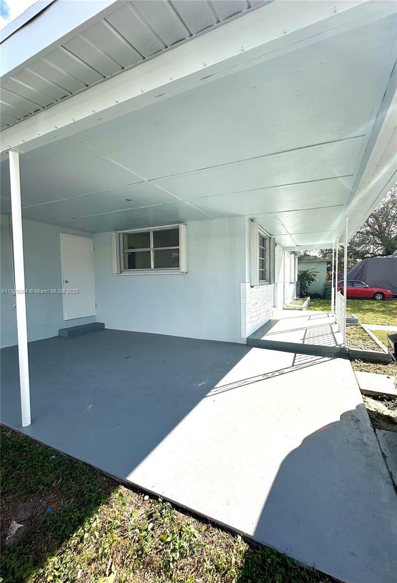 Property Photo:  309 SW 67th Ter  FL 33023 