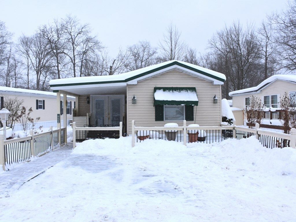 Property Photo:  10405 Circle East #35  PA 16335 