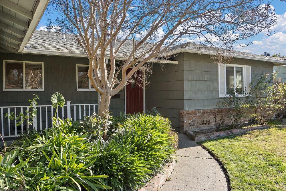 Property Photo:  1108 Lancaster Way  CA 95822 