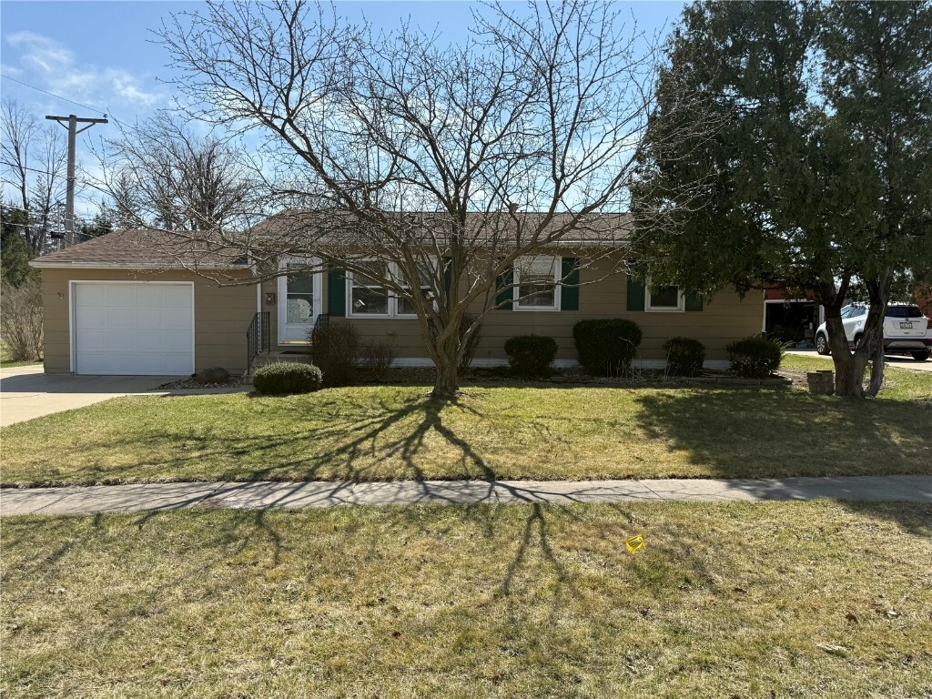 Property Photo: 3001 2nd Ave IA 52404