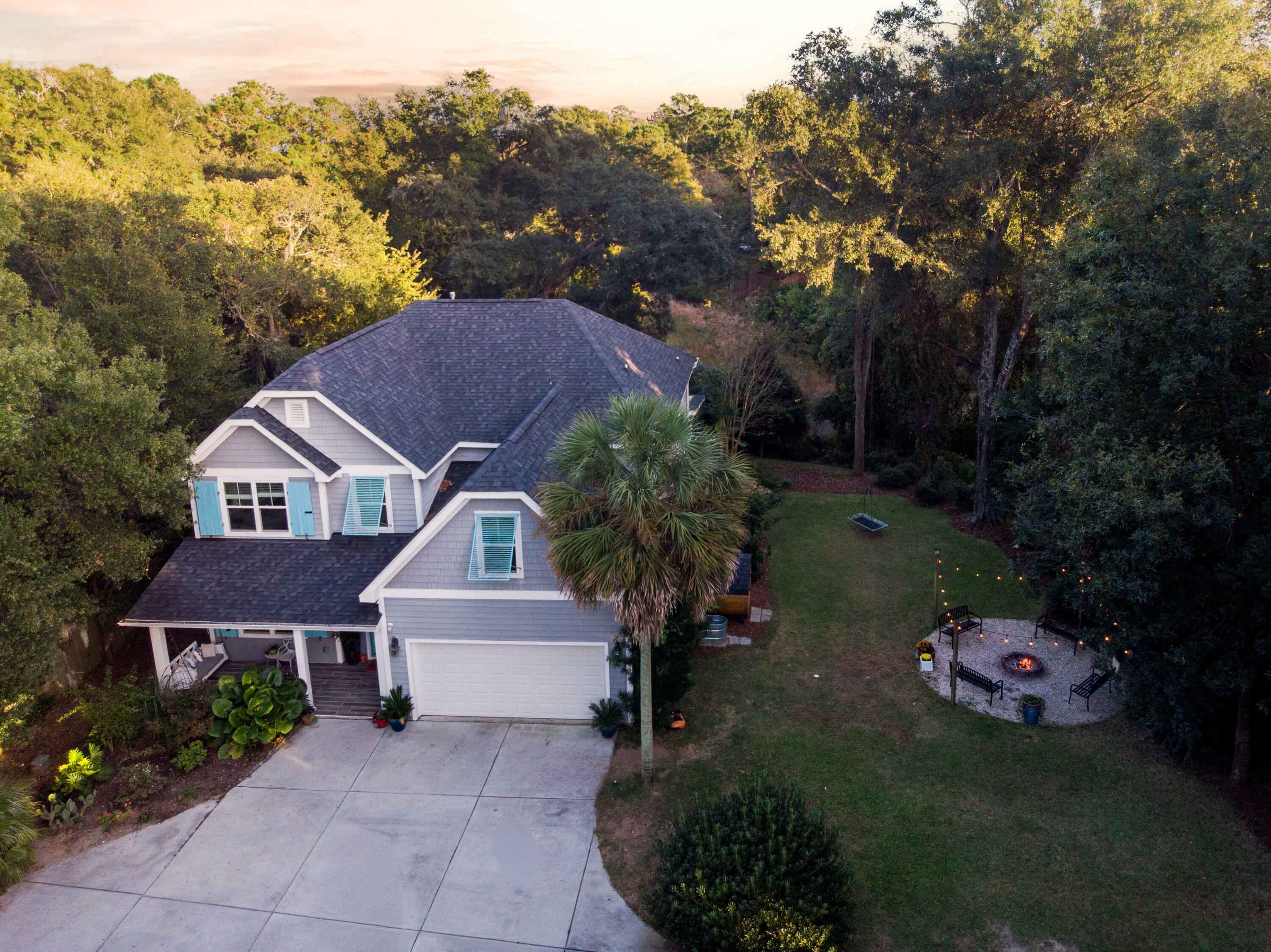 Property Photo:  469 Fort Johnson Road  SC 29412 