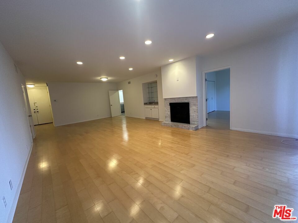 Property Photo:  1520   Camden Ave 202  CA 90025 