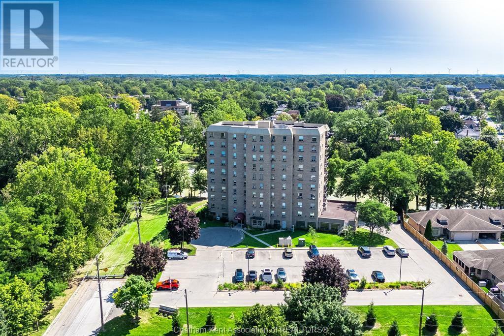 Photo de la propriété:  10 Van Allen Avenue 703  ON N7L 5K1 