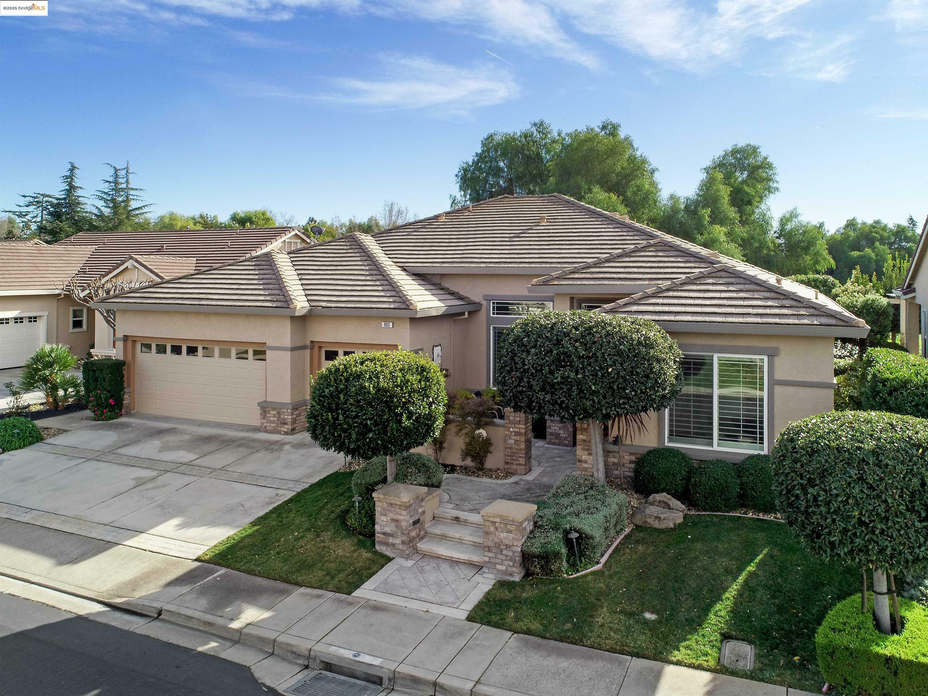 Property Photo:  906 Suntan Ln  CA 94513 