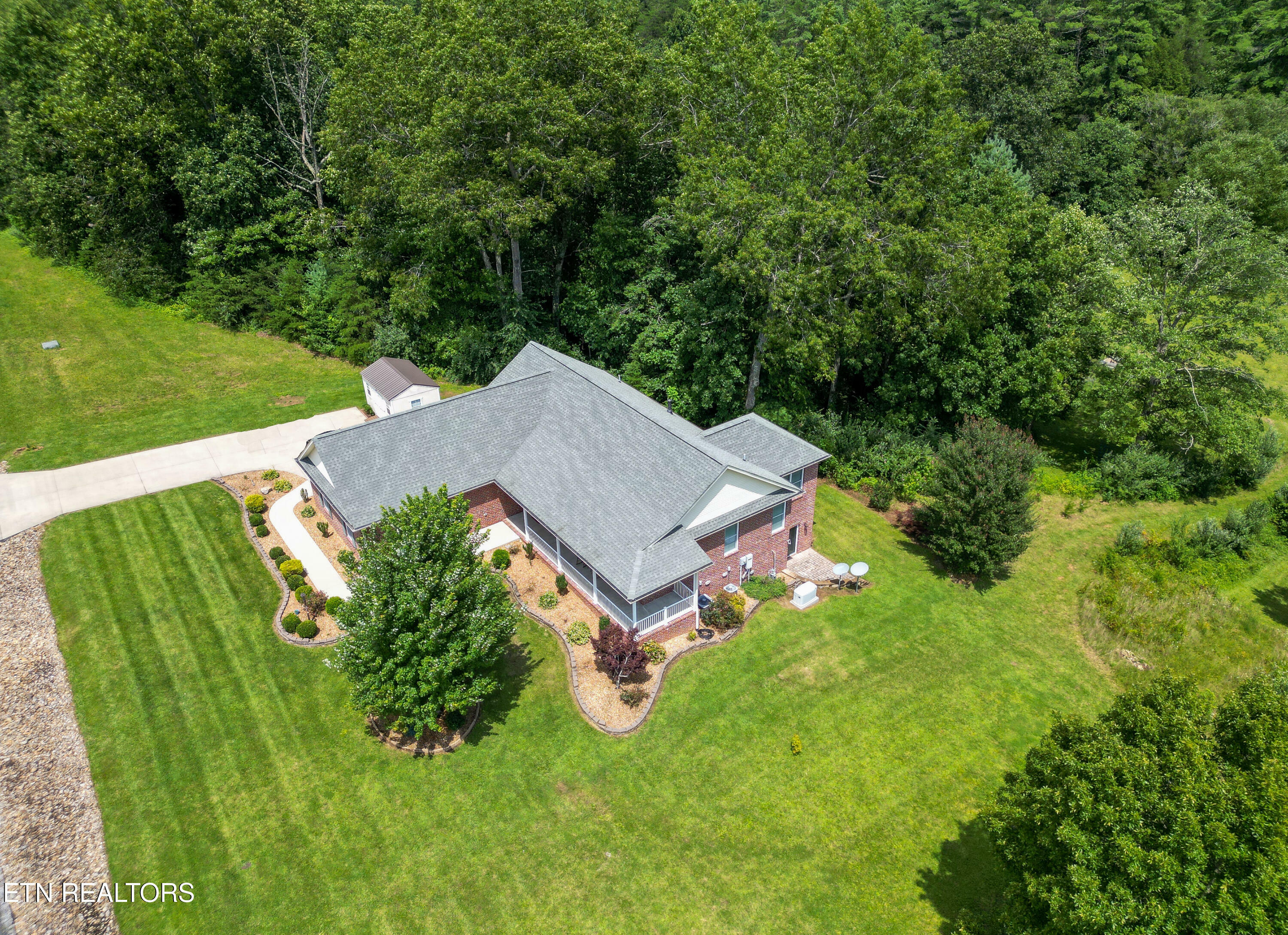 Property Photo:  229 Daddy'S Creek Tr  TN 38555 