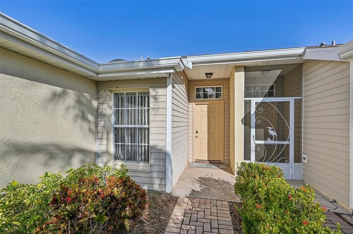 Property Photo:  2315 New Orchard Court  FL 33573 