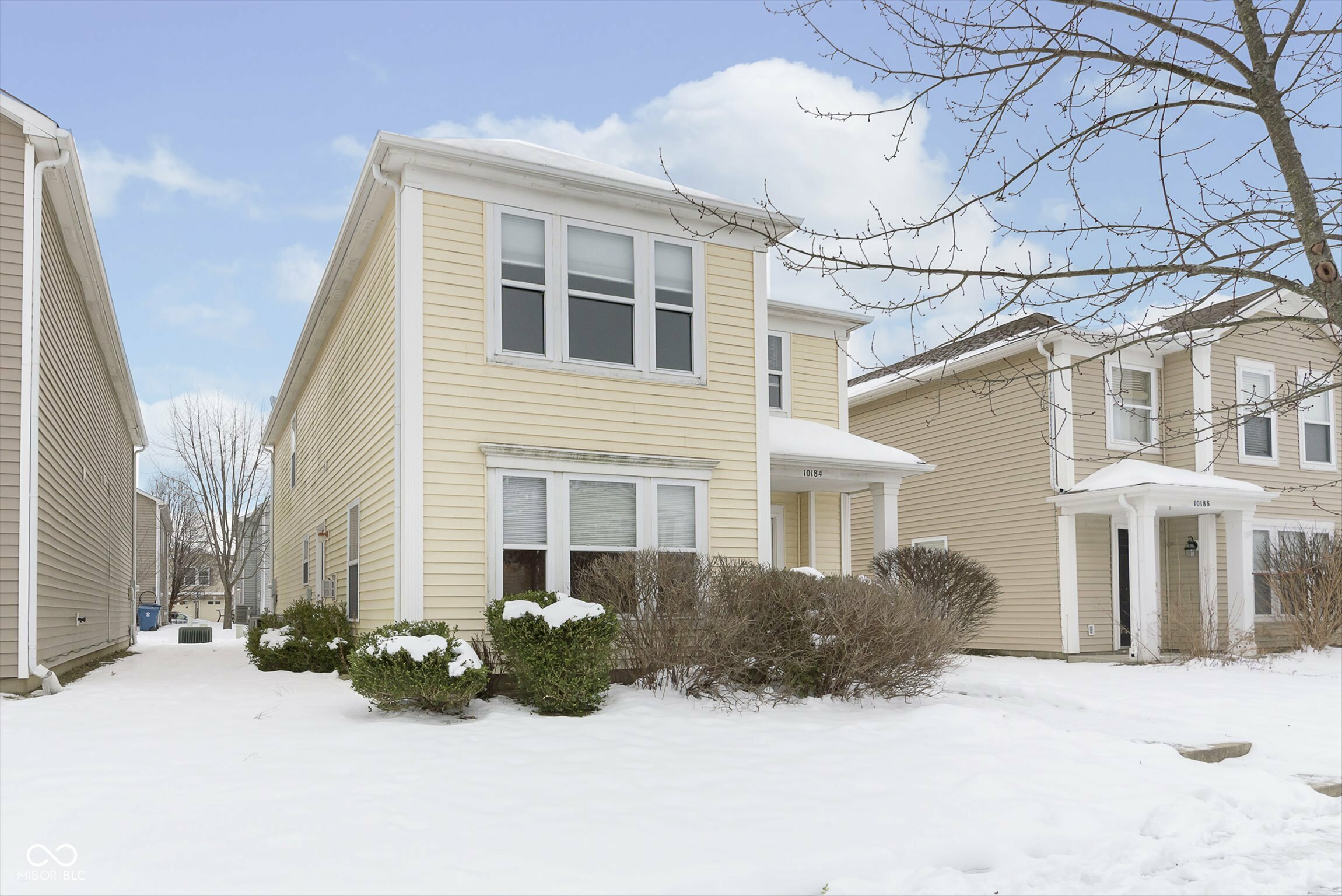 Property Photo:  10184 Cumberland Pointe Boulevard  IN 46060 