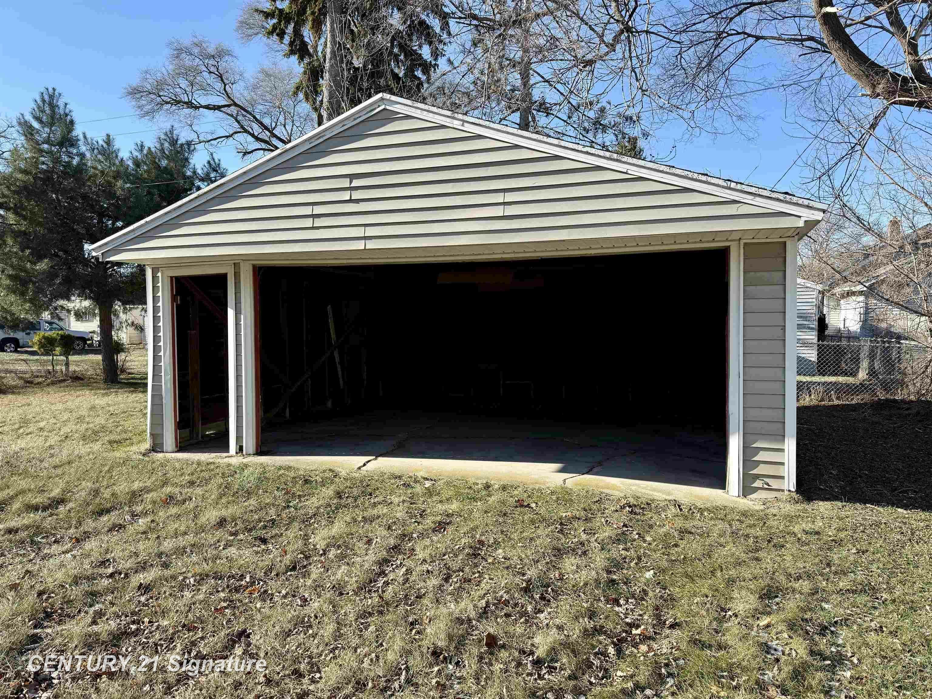 Property Photo:  333 S 23rd Street  MI 48601 