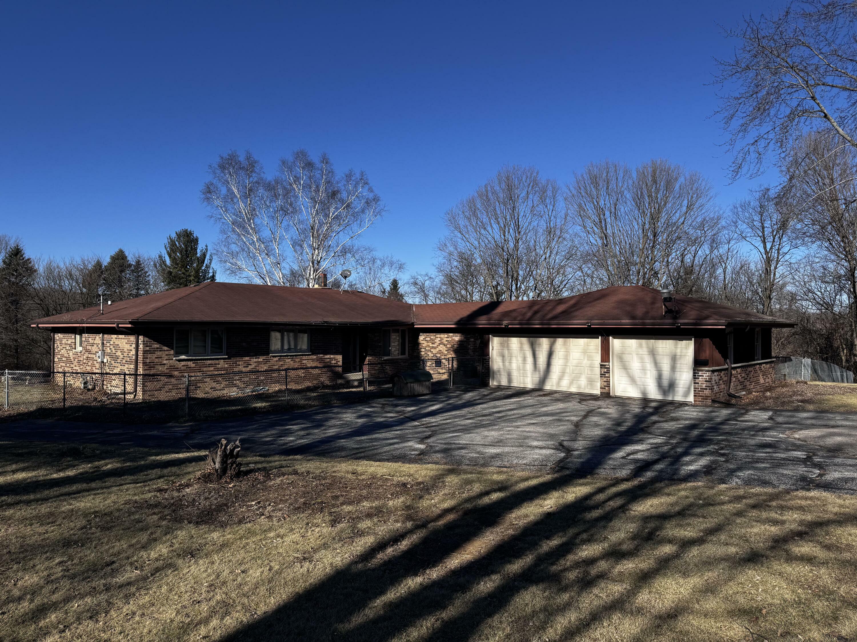 Property Photo:  W228s6029 Arrow Ridge Rd  WI 53189 