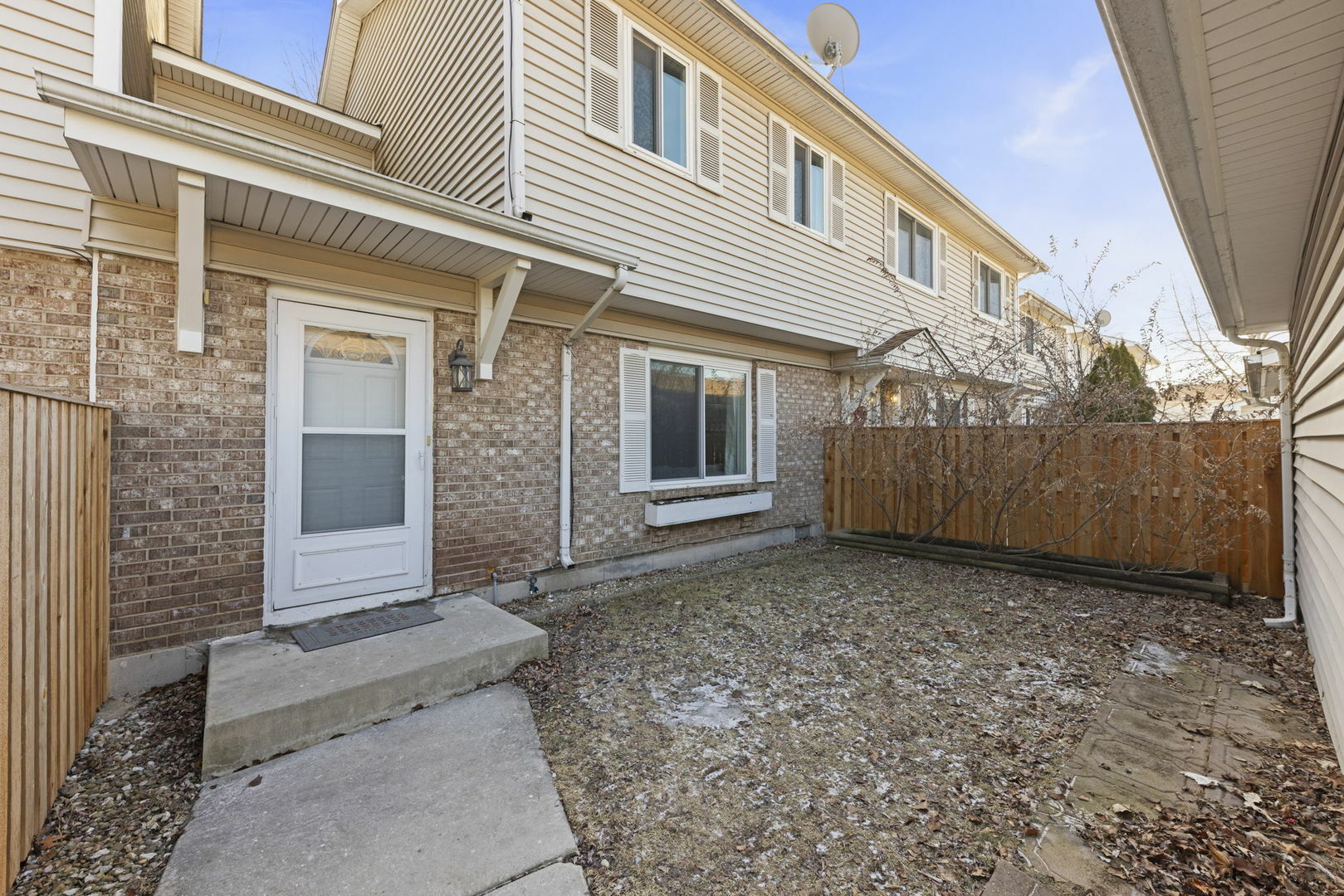 Property Photo:  5 Woodsorrel Place 5  IL 60517 