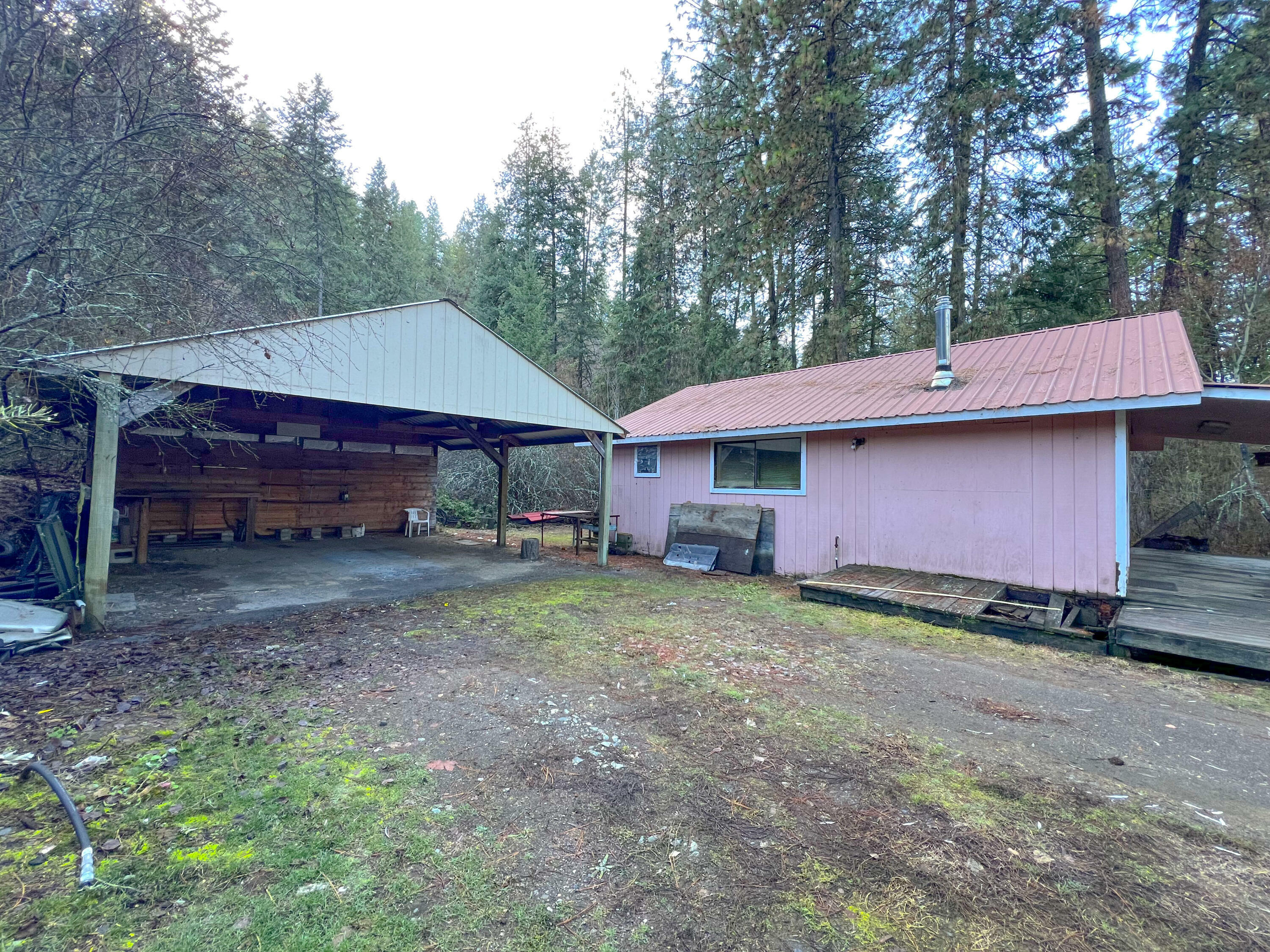 Property Photo:  700 Minter Blvd  WA 99151 