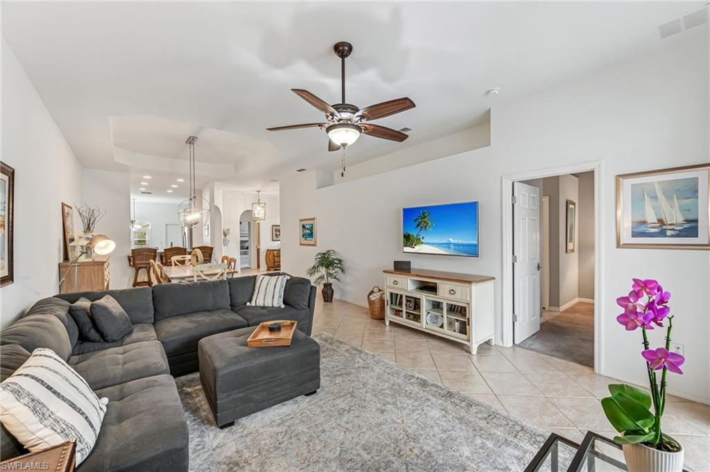 Property Photo: 6512 Castlelawn Pl 61 FL 34113