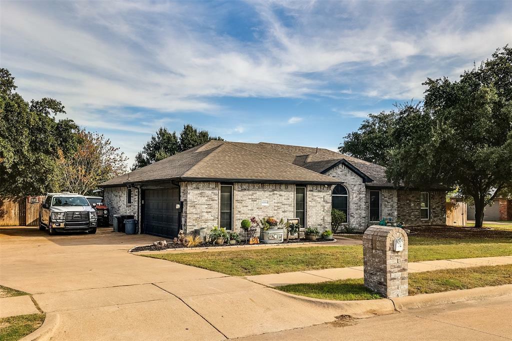 Property Photo:  6060 Park View Drive  TX 76065 