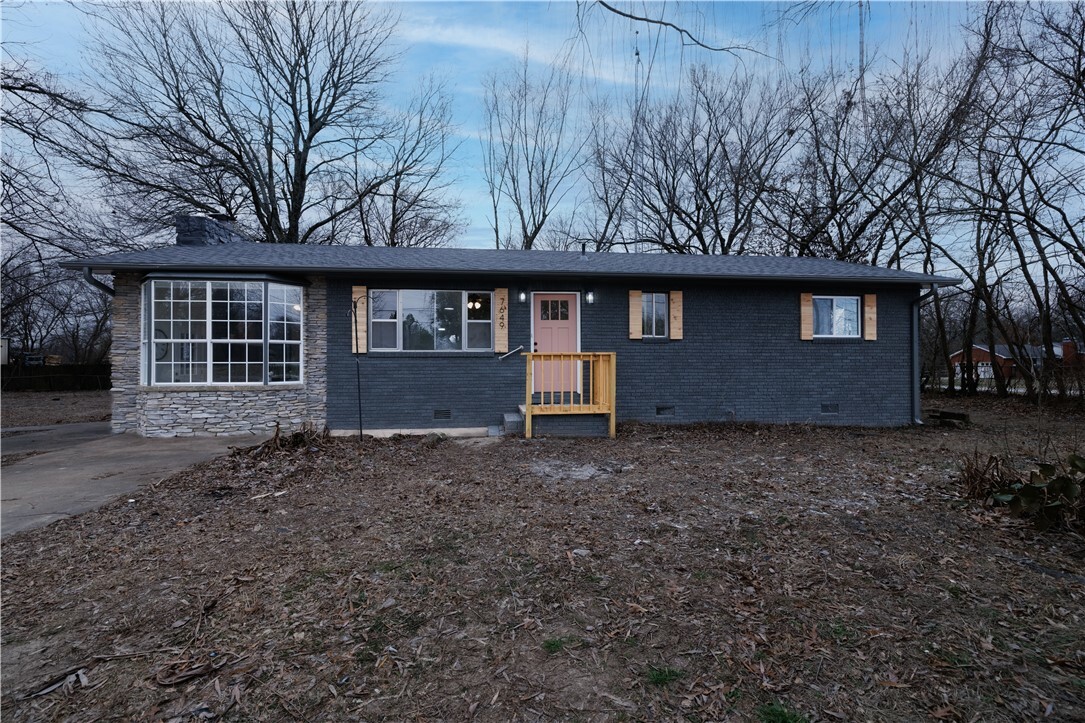 Property Photo:  7649 W Wedington Drive  AR 72704 