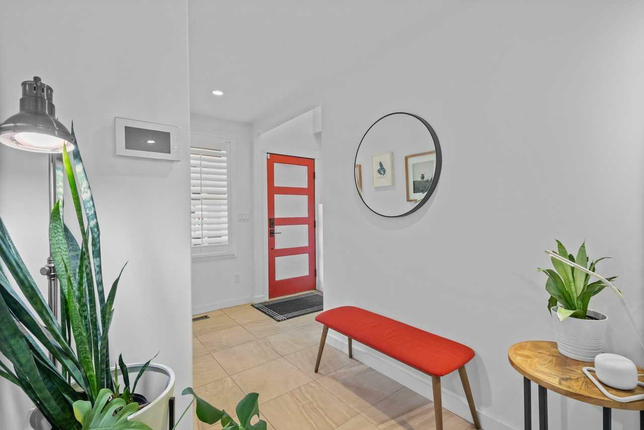 Property Photo:  89 Oberlin Avenue  AB T4N 4X1 